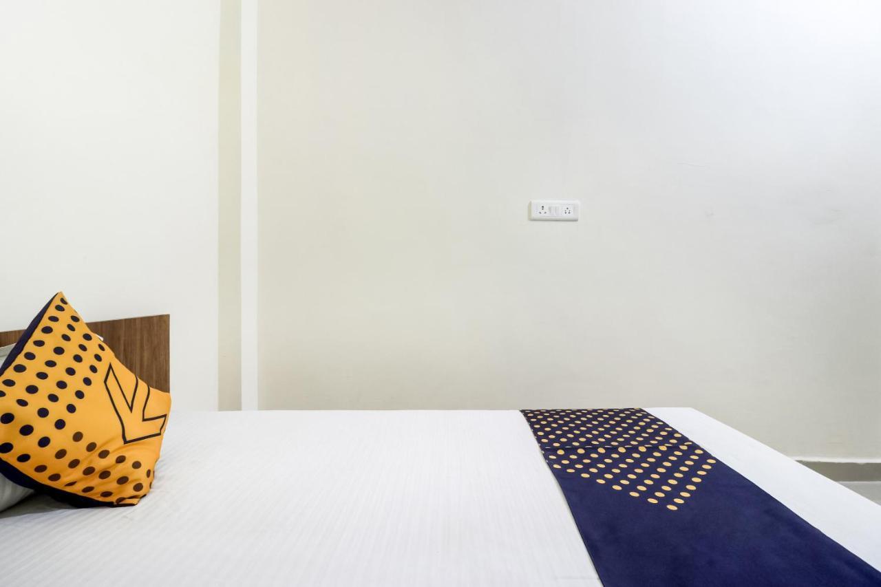 Oyo 40073 Yash Homestay Samarda Kaliāsot Exterior foto