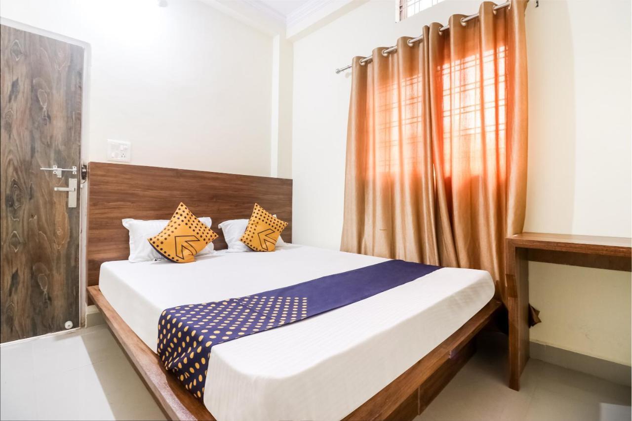 Oyo 40073 Yash Homestay Samarda Kaliāsot Exterior foto