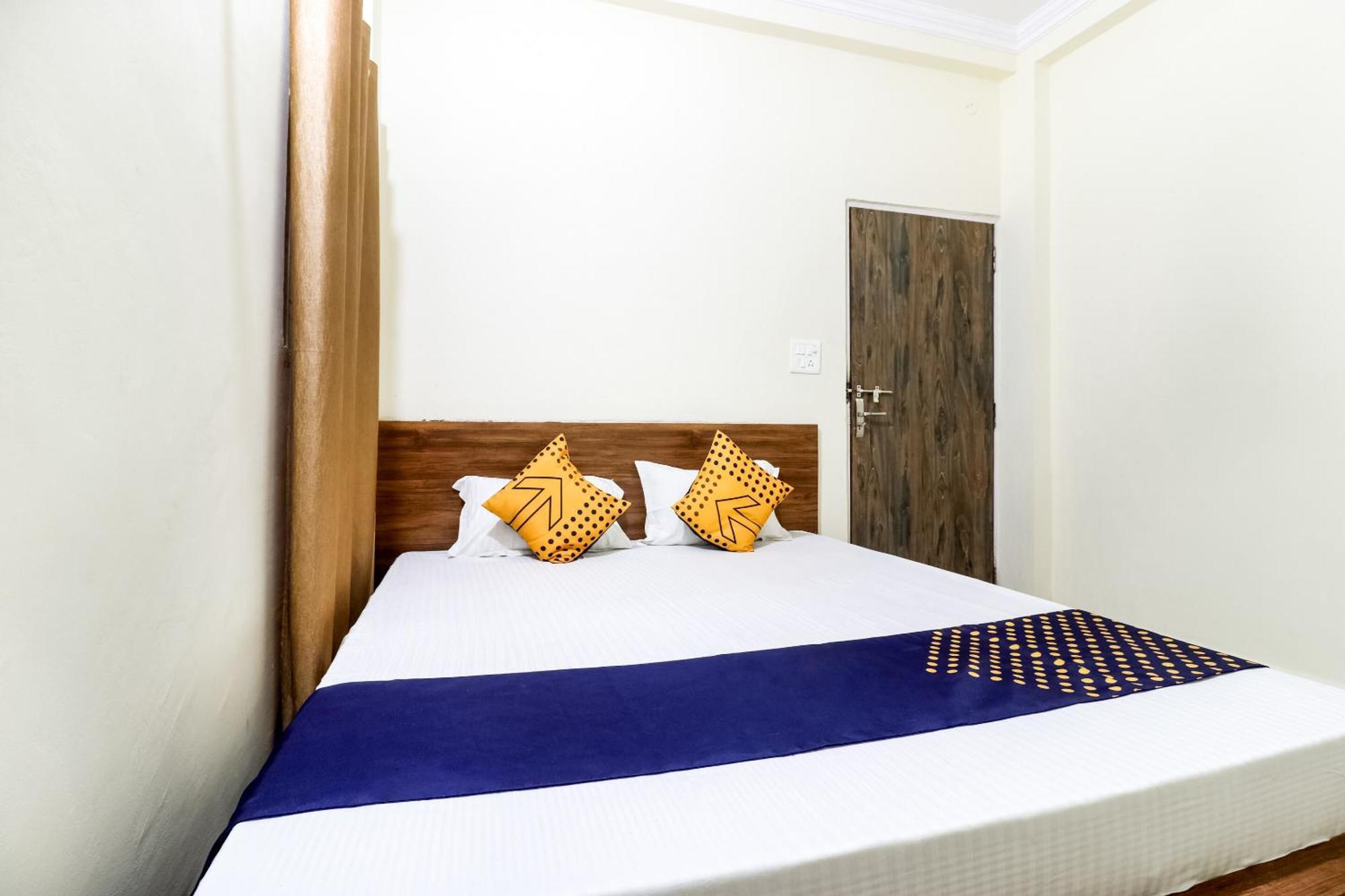 Oyo 40073 Yash Homestay Samarda Kaliāsot Exterior foto