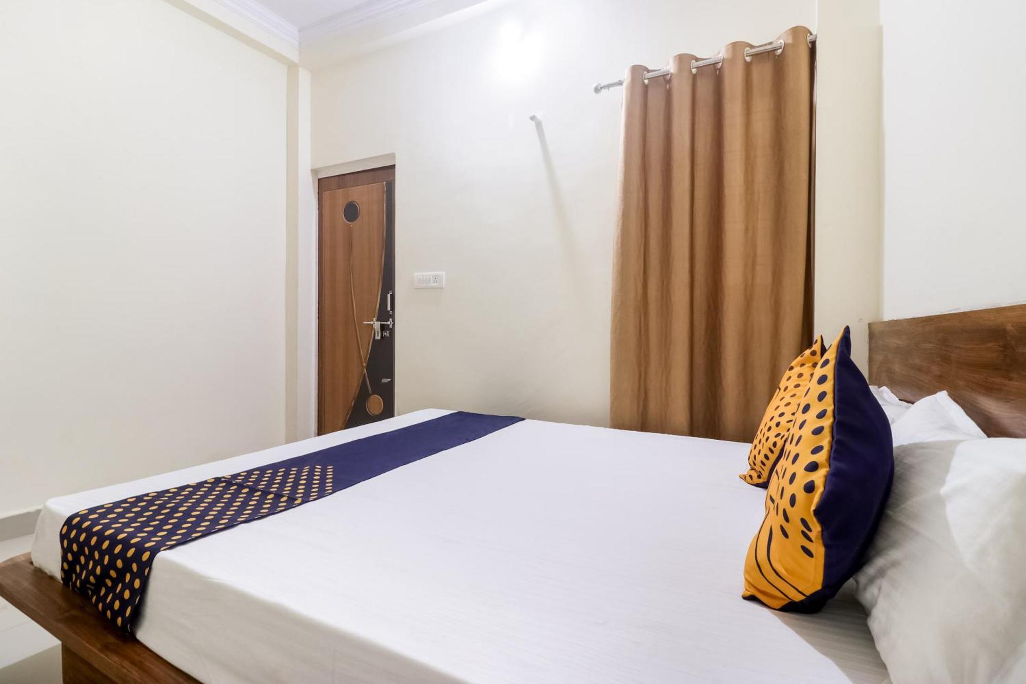 Oyo 40073 Yash Homestay Samarda Kaliāsot Exterior foto